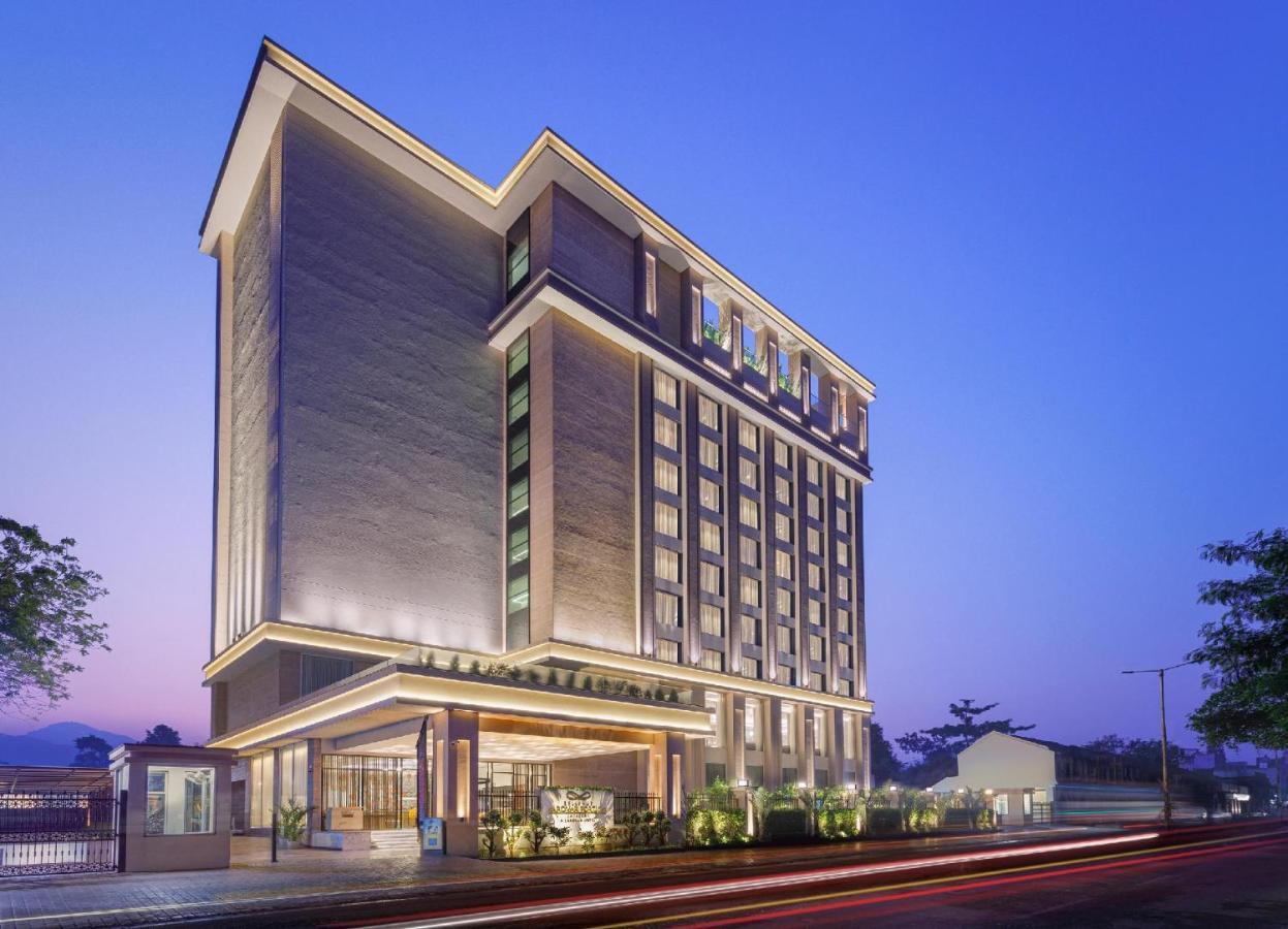 Bellevue Sarovar Premiere Junagadh Buitenkant foto